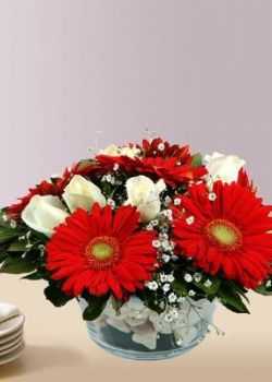 gerbera ve gül arajmanı